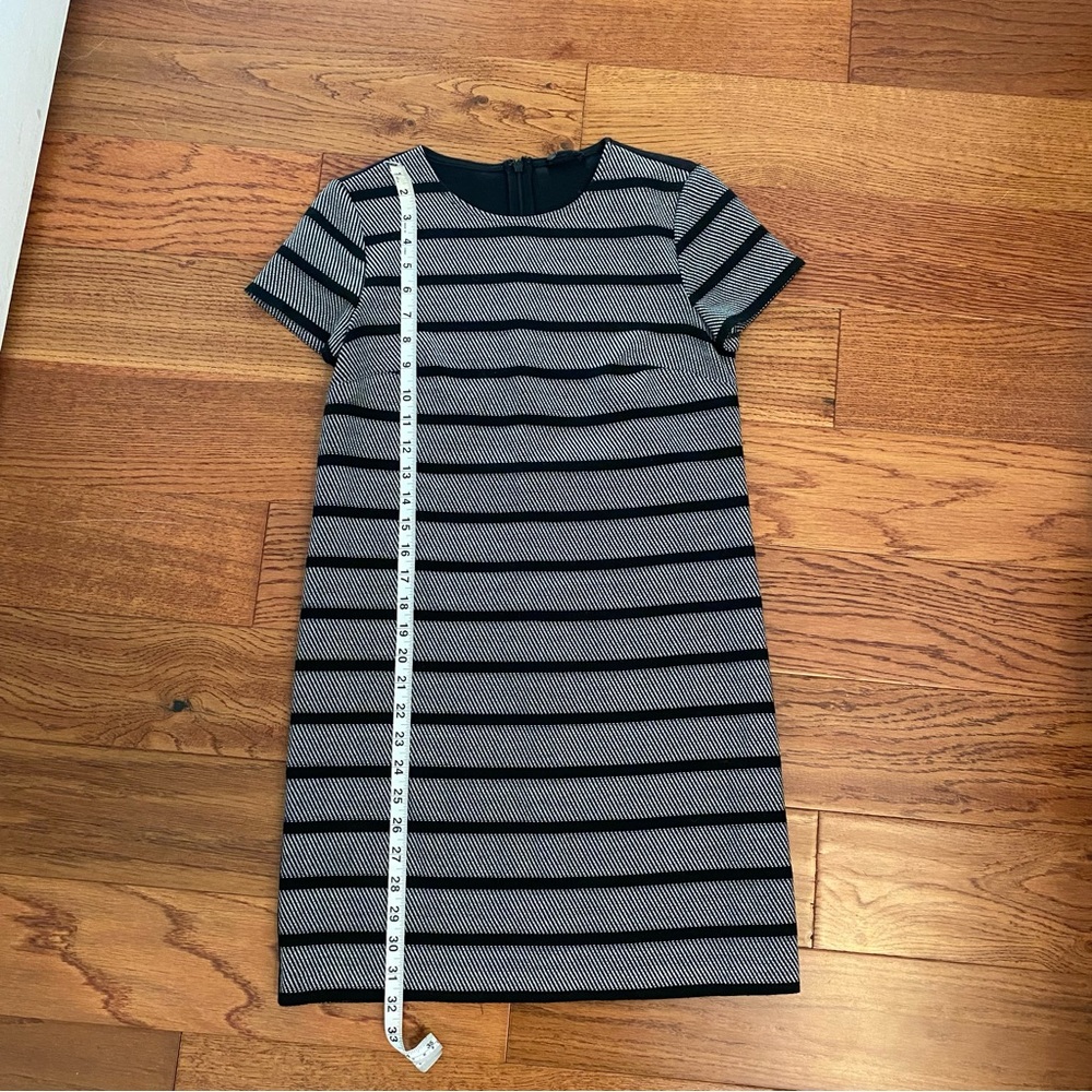 Ann Taylor striped shift dress short sleeve black white petite - Picture 5 of 7
